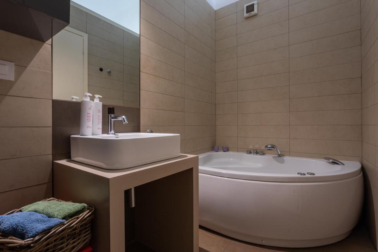 Massena Modern Apartment By Wonderful Italy Turin Bagian luar foto
